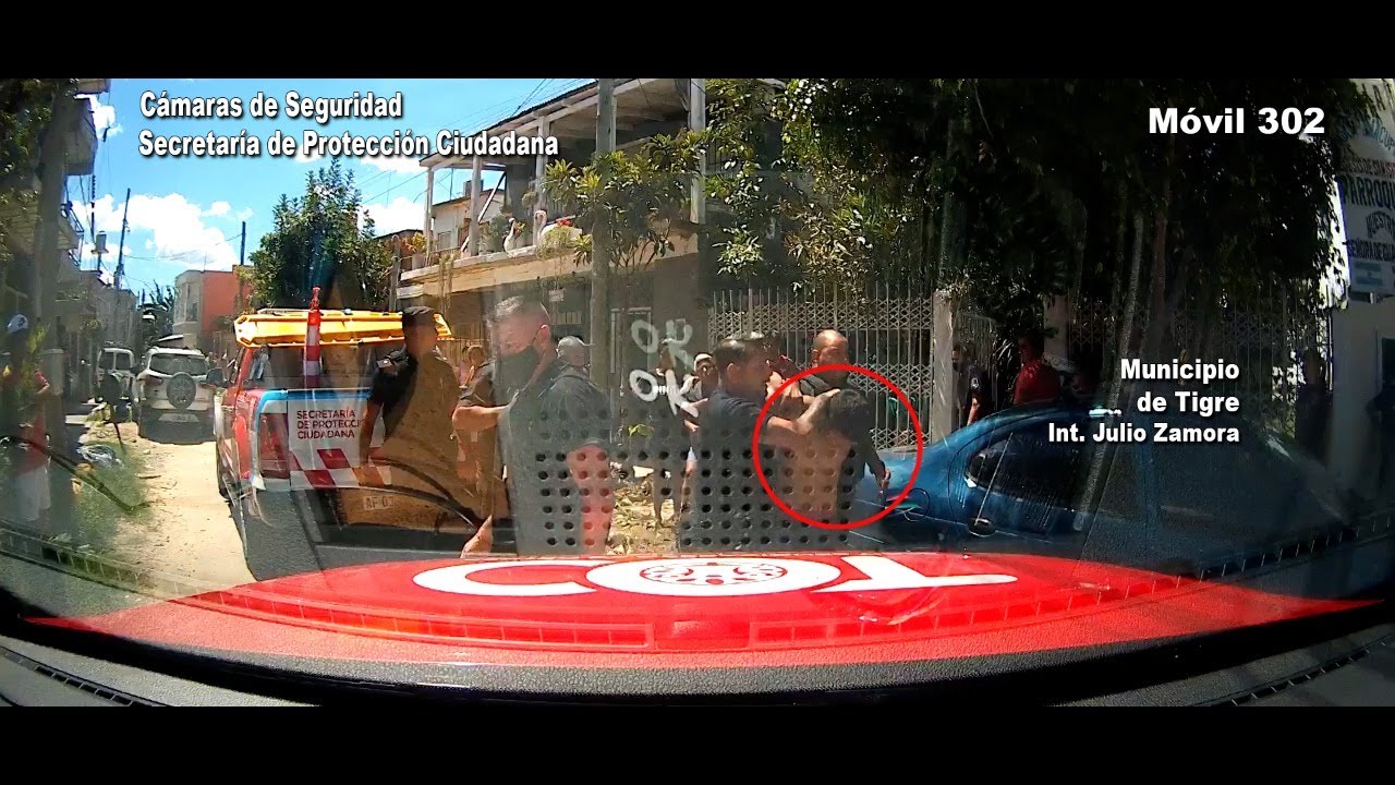 Agredió a sus vecinos y los agentes lo persiguieron por los techos cuando huía: fue detenido