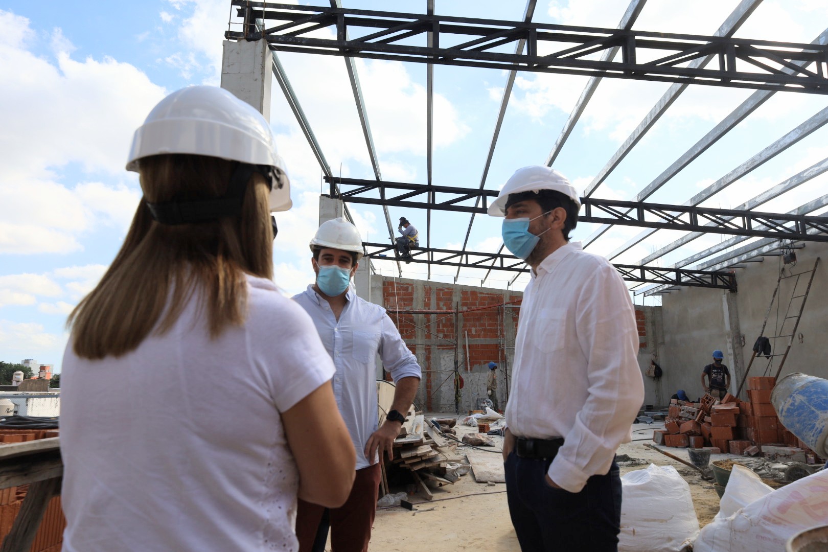 Aprovechando el receso de verano, San Martín realiza obras en 30 escuelas de la ciudad