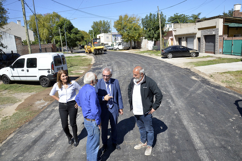 En General Pacheco, el intendente Julio Zamora monitoreó nuevos trabajos de repavimentación
