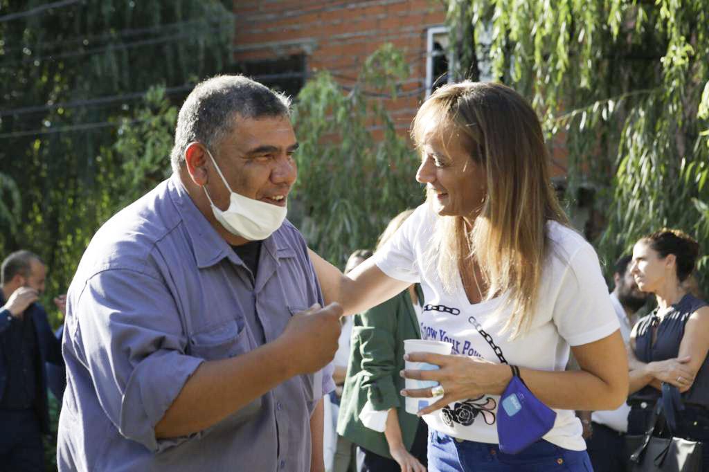 AySA junto a Coca-Cola y la ONG Sumando trabajan para llevarle el servicio de agua potable hasta sus casas a más de 5000 habitantes del barrio Las Tunas, en Tigre