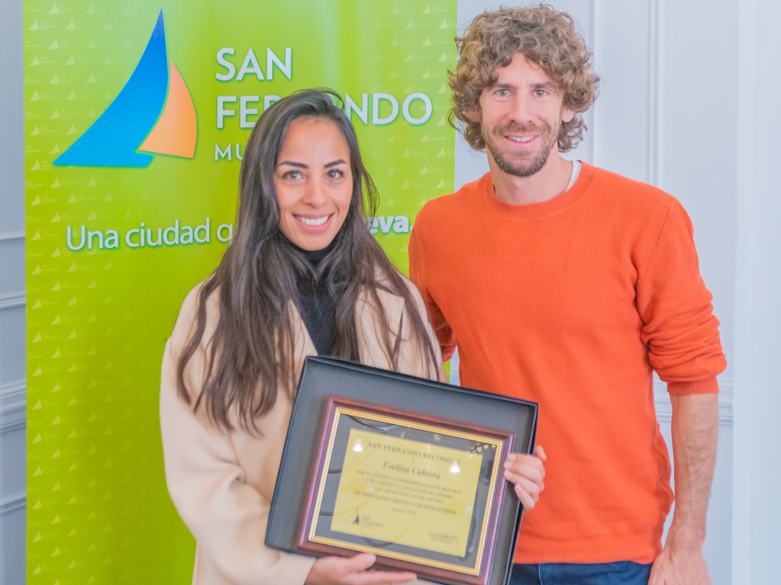 Andreotti distinguió a Evelina Cabrera, sanfernandina representante mundial del fútbol femenino y la inclusión