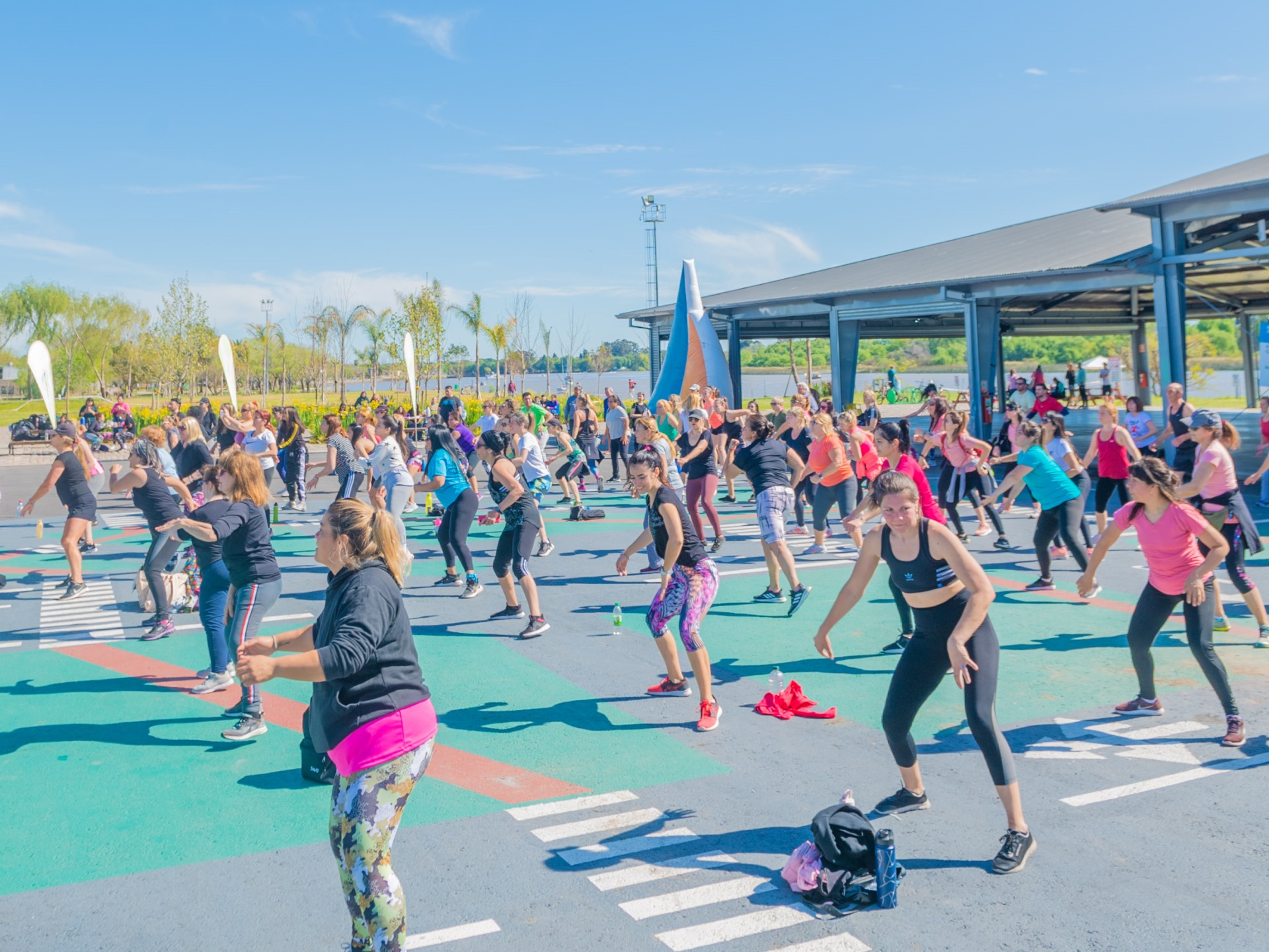 Una multitud entrenó en San Fernando con «Les Mills», el grupo fitness N°1 del mundo
