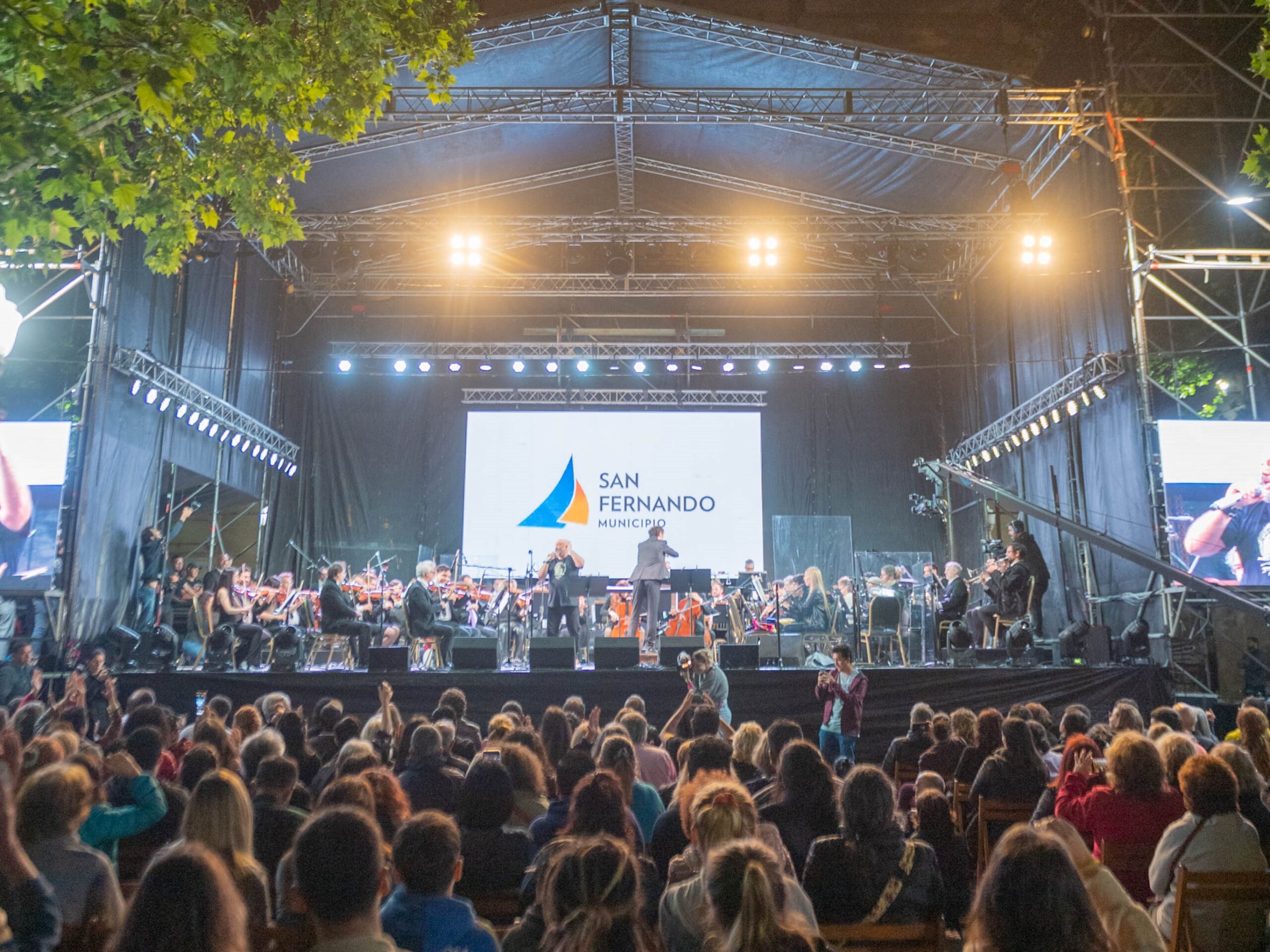 La Orquesta “Juan de Dios Filiberto” homenajeó a “Los Redondos” en San Fernando