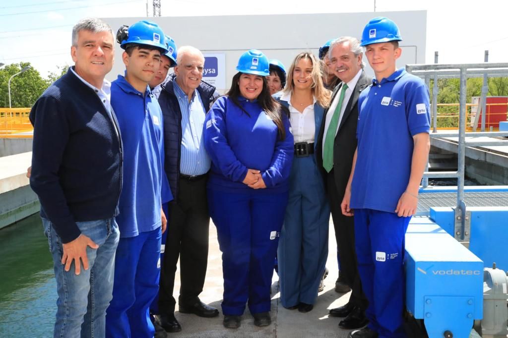 Malena Galmarini, Alberto Fernández y Juan Zabaleta pusieron en marcha la ampliación de la Planta Depuradora Hurlingham que beneficia a 300 mil nuevos habitantes con el servicio de saneamiento
