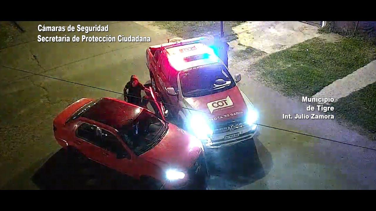 Intentó bajarse de un auto en movimiento y el COT logró asistirla a tiempo: el conductor estaba alcoholizado