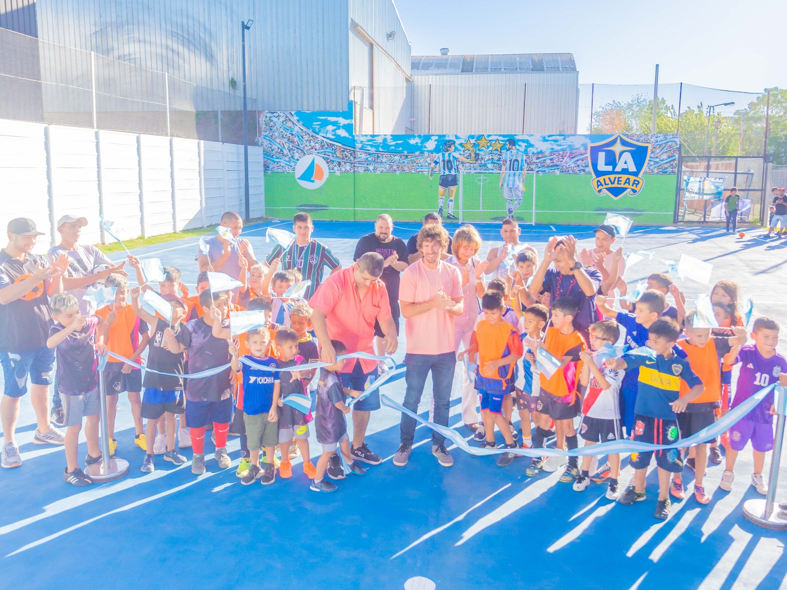 Juan Andreotti inauguró la renovación del club “La Alvear Fútbol»
