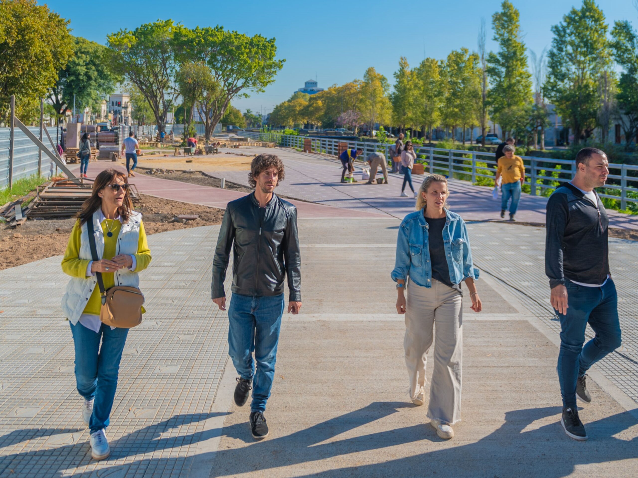 Andreotti recorrió las obras en avance del nuevo Paseo del Canal y la renovación del áre