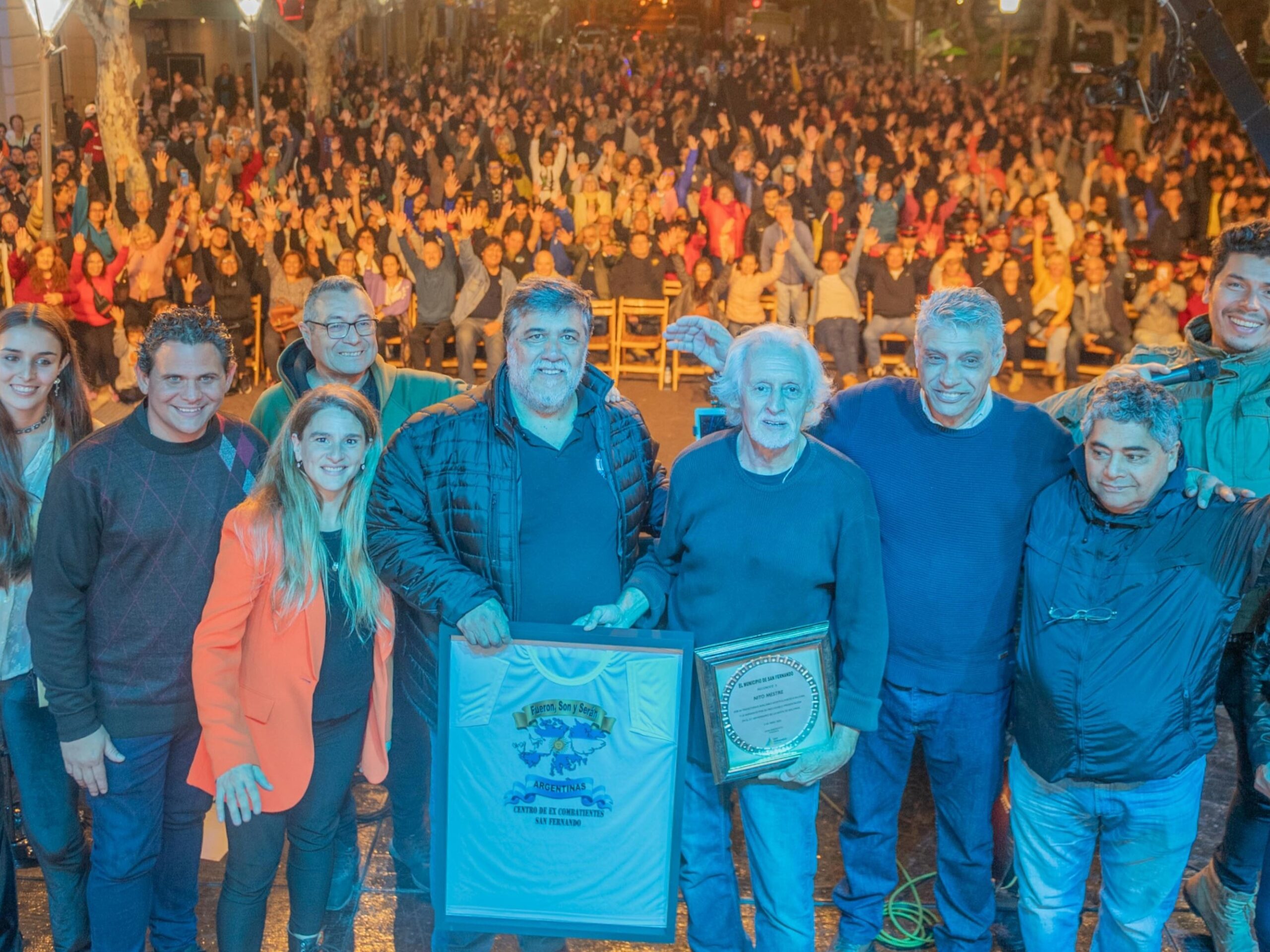 Con un show de Nito Mestre, San Fernando homenajeó a los Héroes de Malvinas