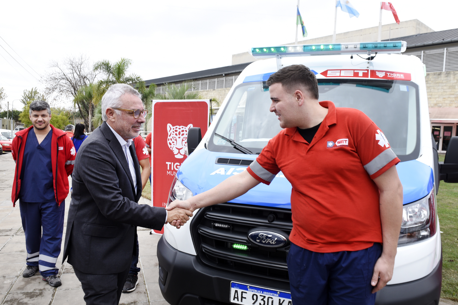 El intendente Julio Zamora presentó 3 nuevas ambulancias del Sistema de Emergencias Tigre