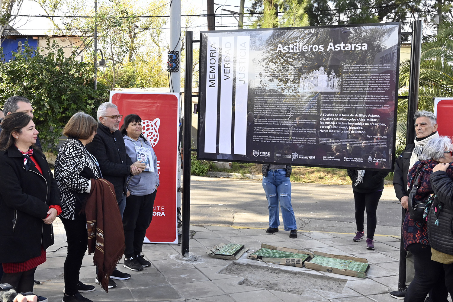 Junto a Nación y Provincia, el Municipio de Tigre señalizó la esquina de Solís y Newton a 50 Años de la toma de Astarsa