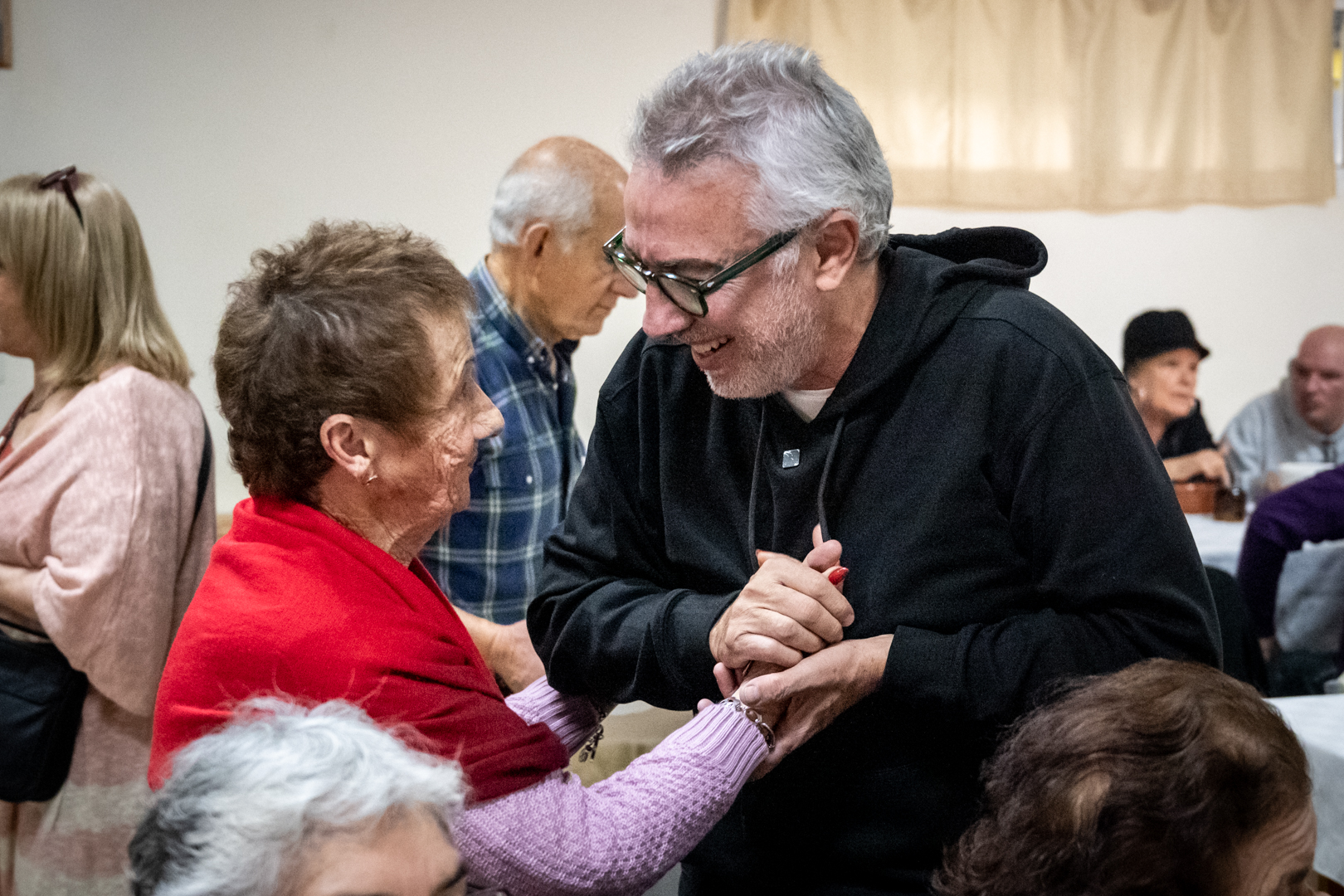 Julio Zamora participó del 37° aniversario del Centro de Jubilados Volver a Vivir