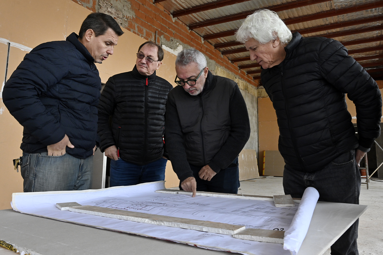 Julio Zamora supervisó la obra del nuevo Centro de Medicina Cardiovascular y de Hemodinamia en el HDI Valentín Nores