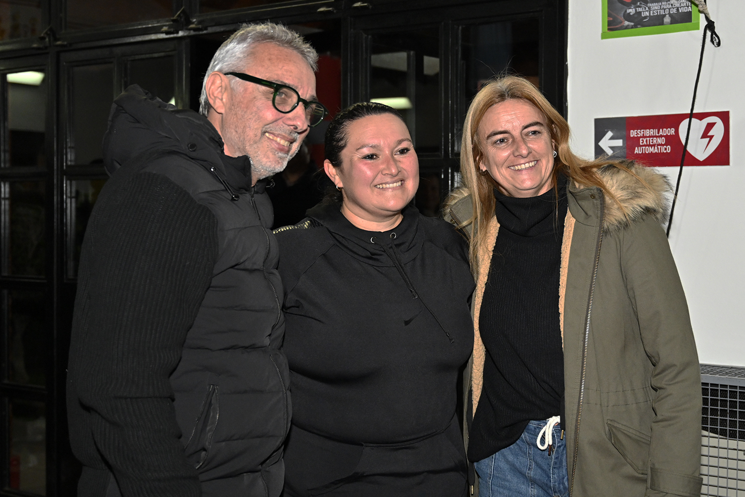 Julio Zamora presenció diferentes actividades que brindan los polideportivos a los vecinos y vecinas