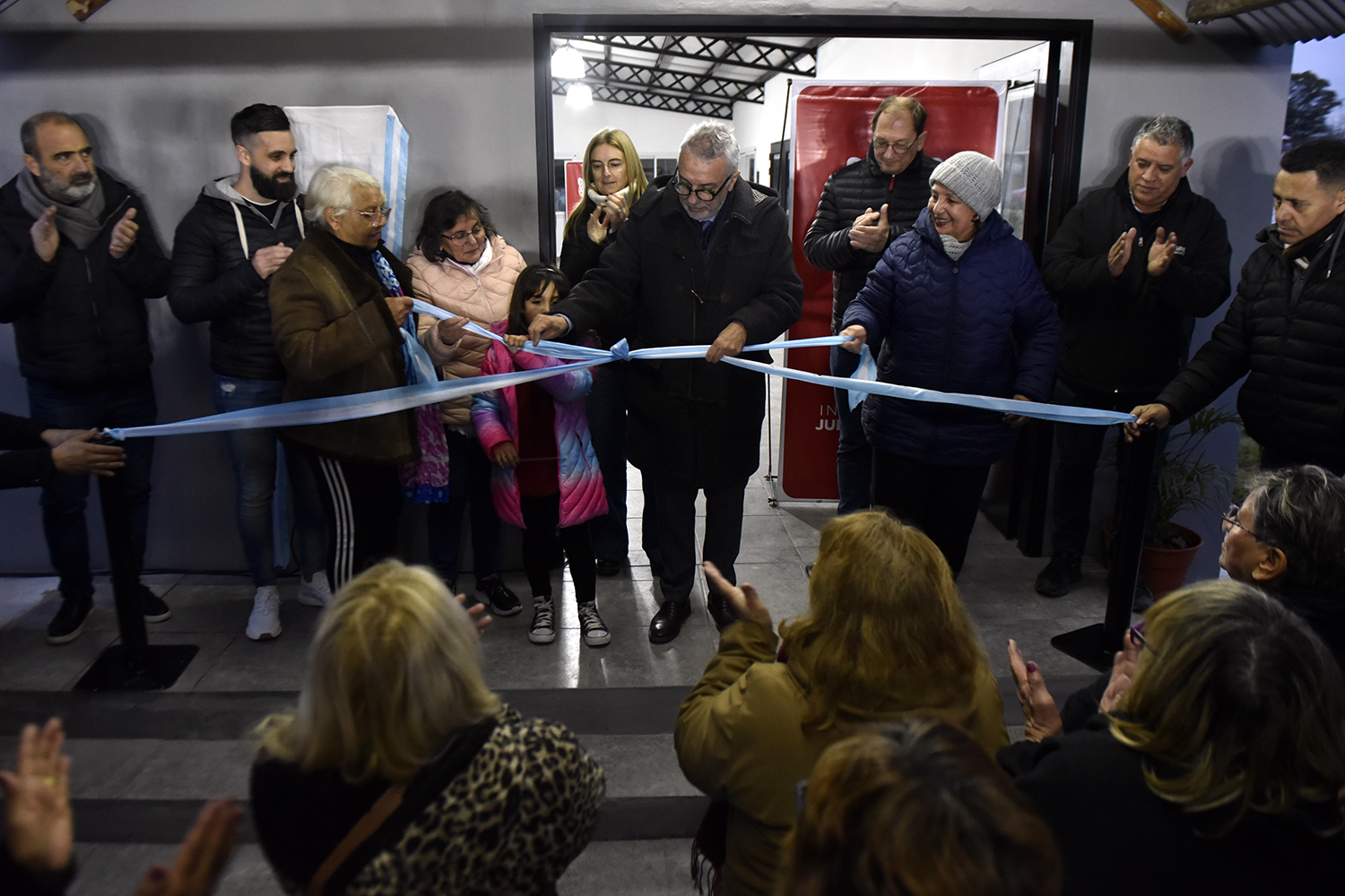 Julio Zamora inauguró un SUM en el Polideportivo Zabala de Benavídez