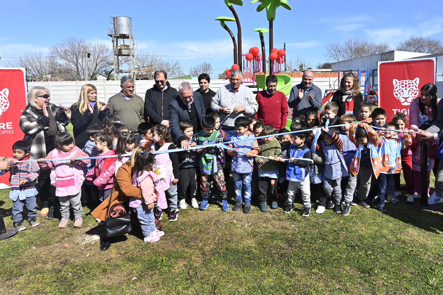 Programa Aprender Jugando: Julio Zamora inauguró los nuevos juegos del Jardín N°947 en Benavídez
