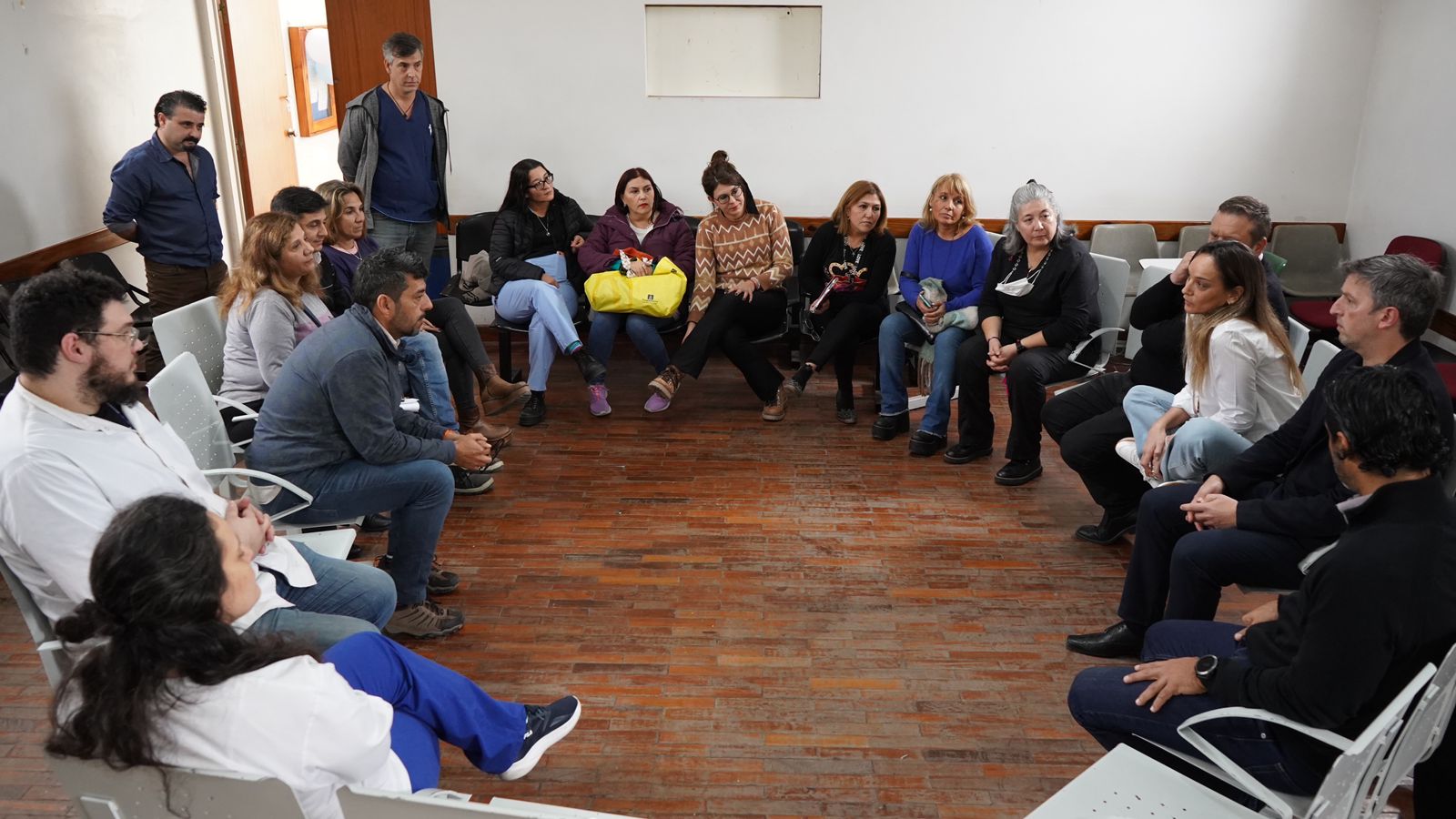 Malena Galmarini compartió su plan de salud con trabajadores y autoridades del Hospital de Pacheco