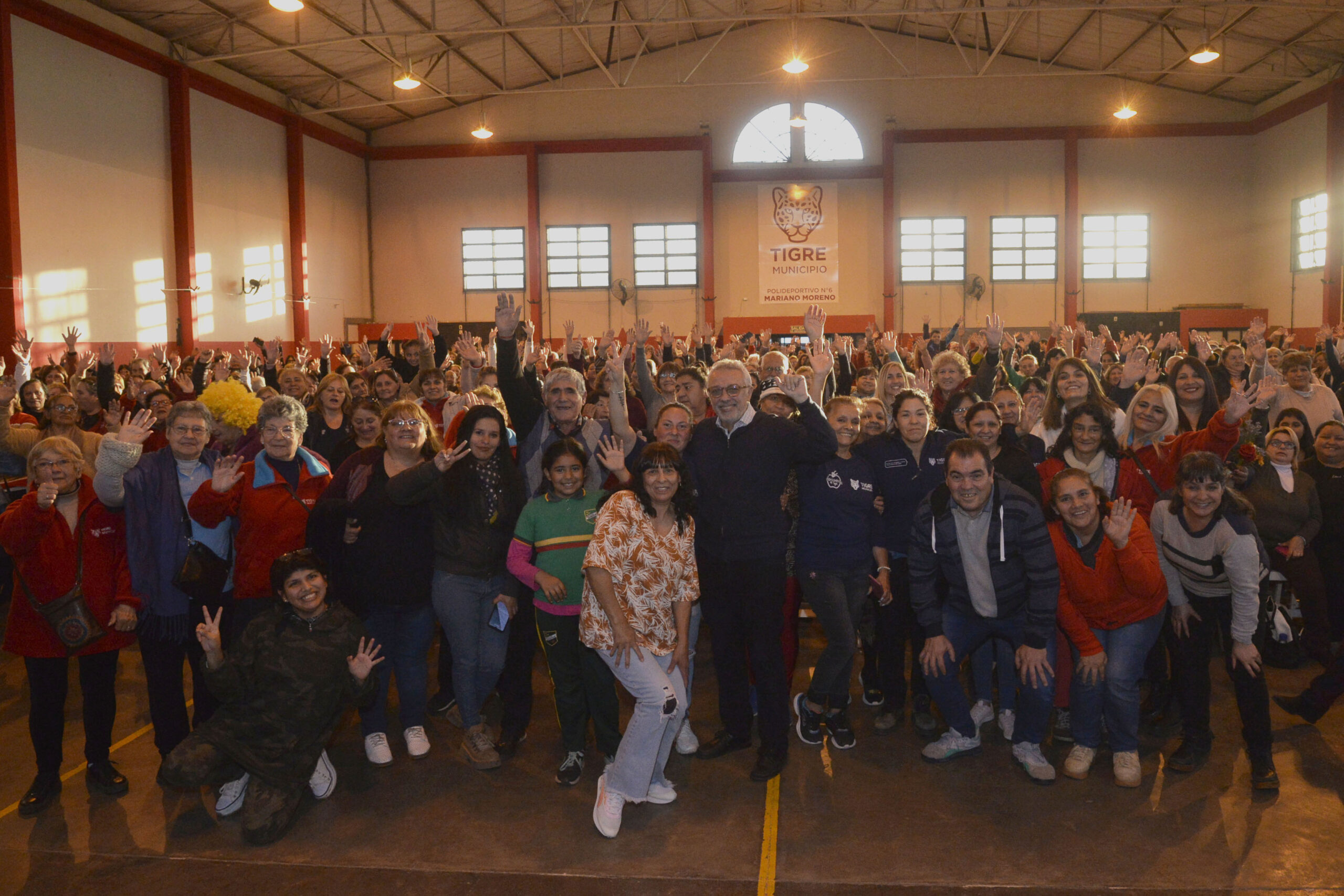 Julio Zamora reconoció a trabajadoras y trabajadores vecinales por su labor y compromiso con la comunidad