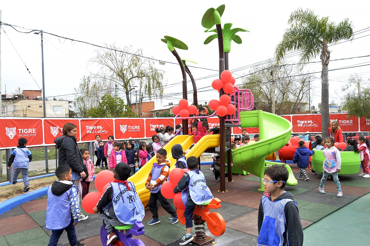 En Don Torcuato, el Municipio de Tigre presentó los nuevos juegos del Jardín N°945