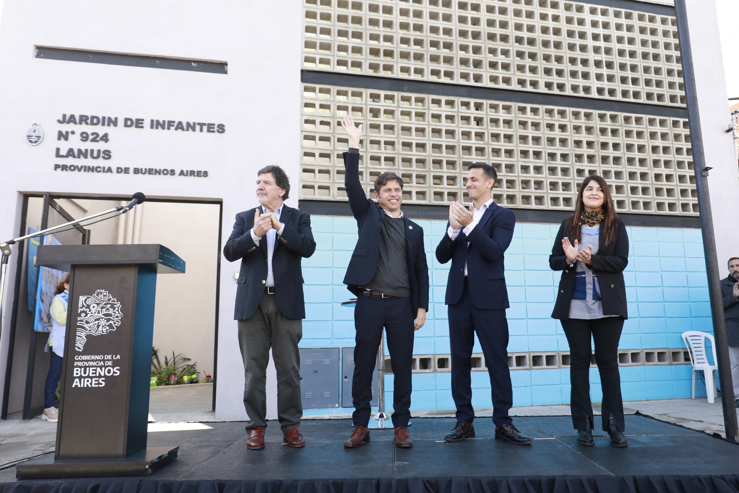 Kicillof inauguró los edificios de dos jardines de infantes en Lanús