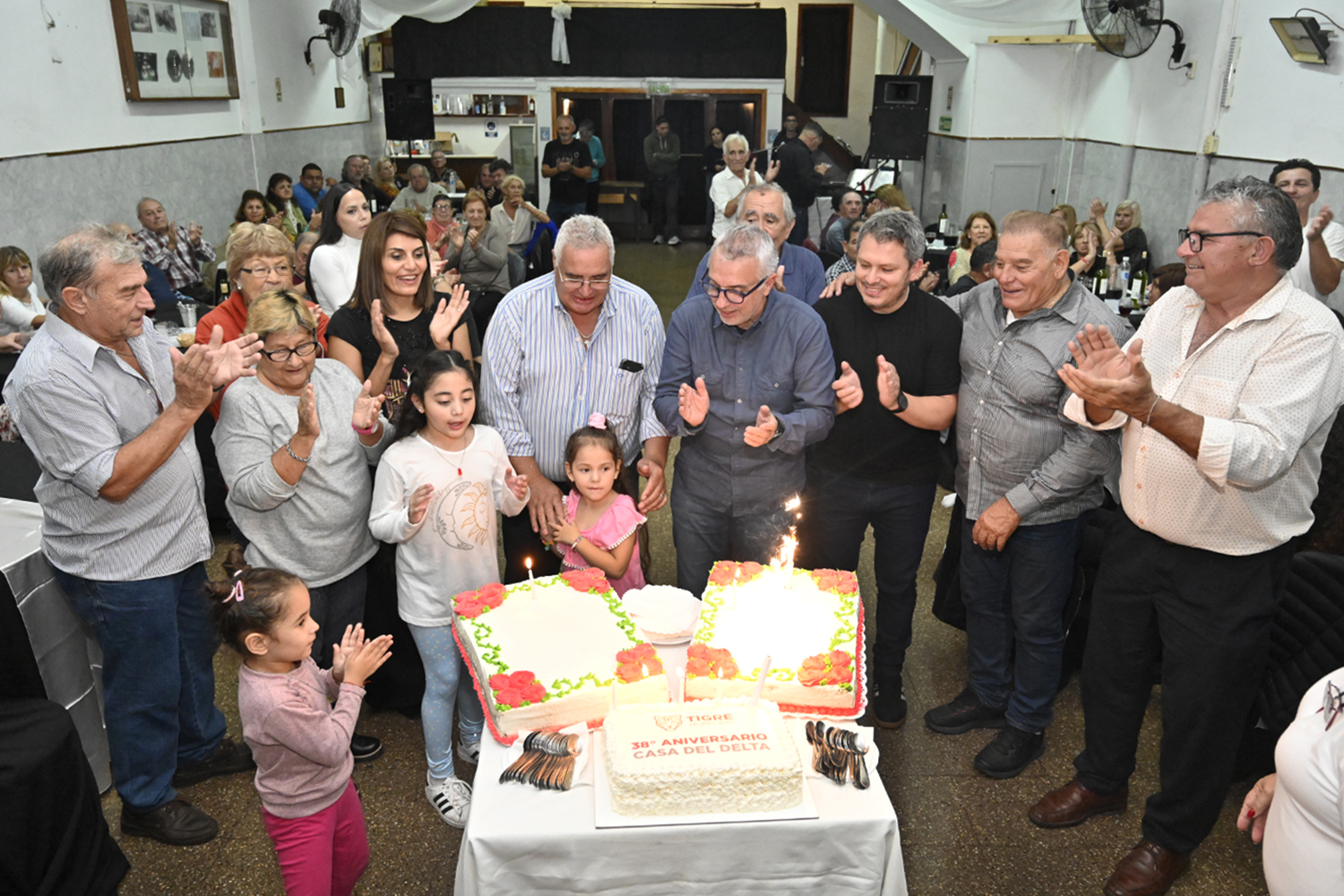 El intendente Julio Zamora estuvo presente en la celebración del 38° aniversario del Club Casa del Delta