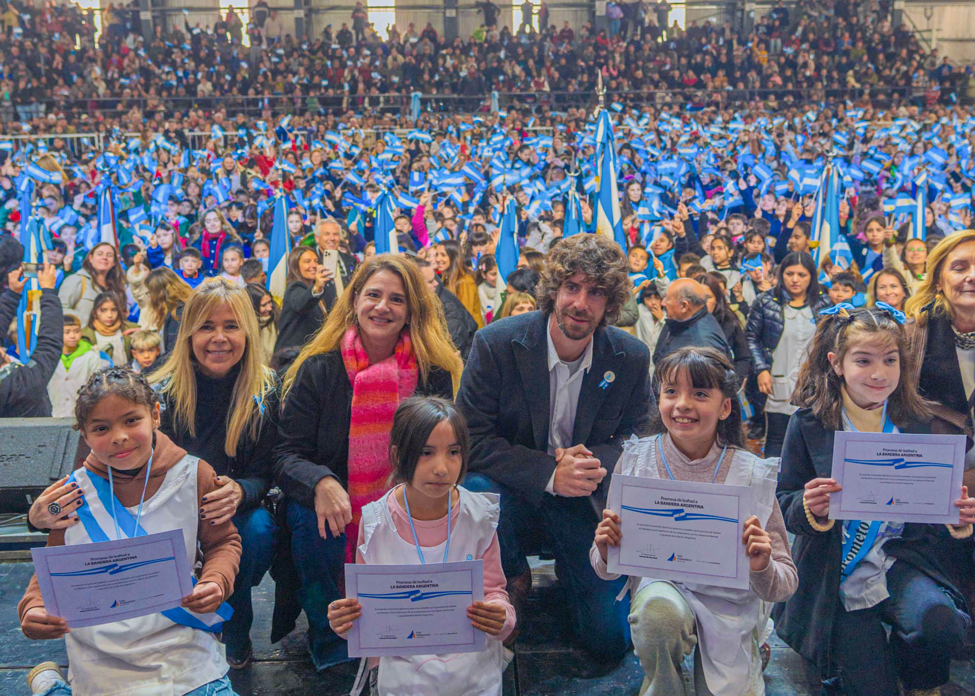 Juan Andreotti tomó la Promesa de lealtad a la Bandera a los alumnos de 4to grado de San Fernando