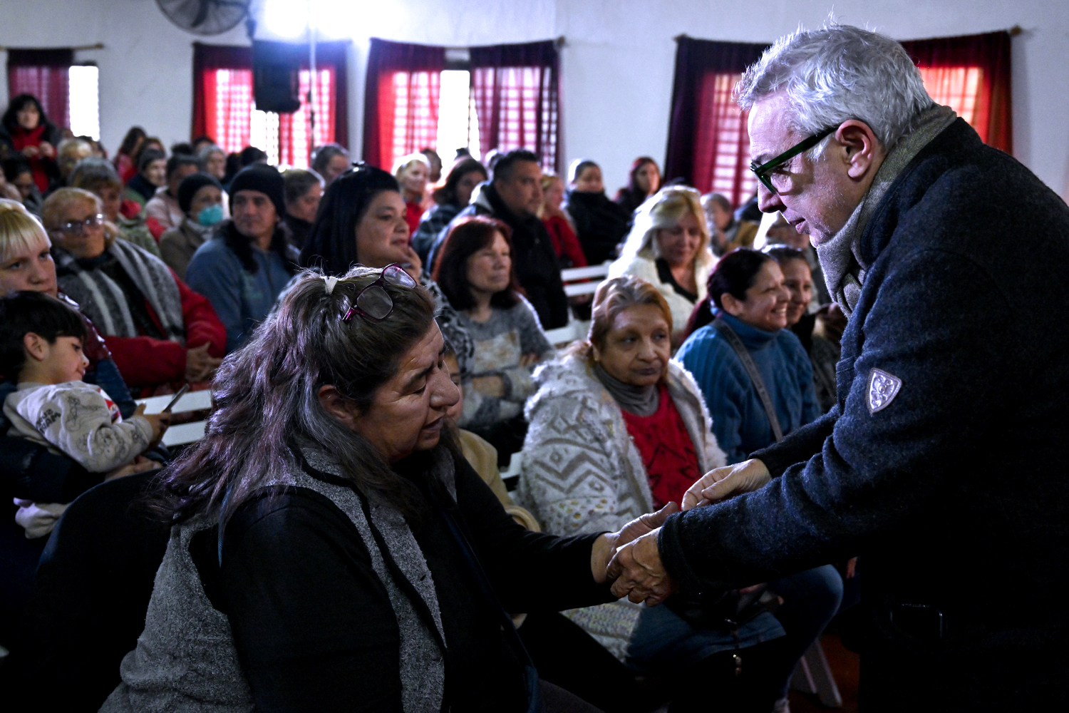 Julio Zamora a trabajadoras y trabajadores vecinales: «Están más vigentes que nunca con su cercanía y solidaridad»