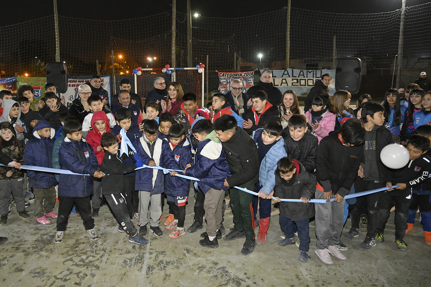 Julio Zamora inauguró la nueva cancha del Club Social y Deportivo El Álamo de Ricardo Rojas