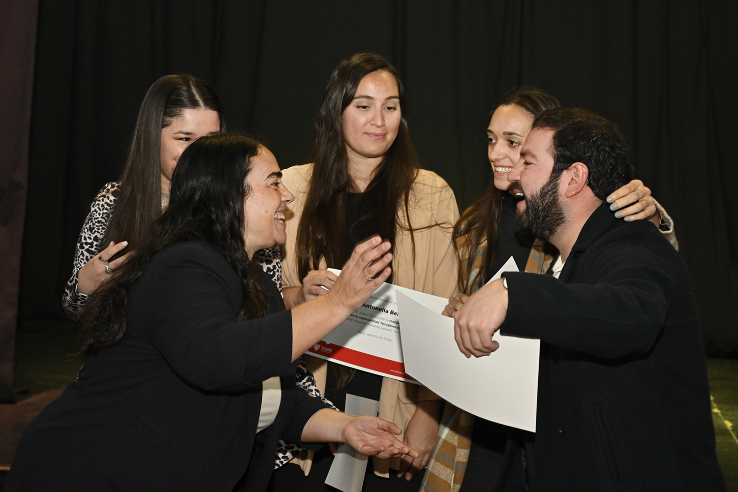 Se realizó la entrega de diplomas a profesionales de la salud que finalizaron su formación en el sistema sanitario del Municipio de Tigre