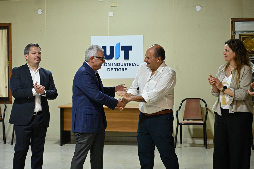 Julio Zamora participó del encuentro con empresarios de la UIT en el marco del Día de la Industria