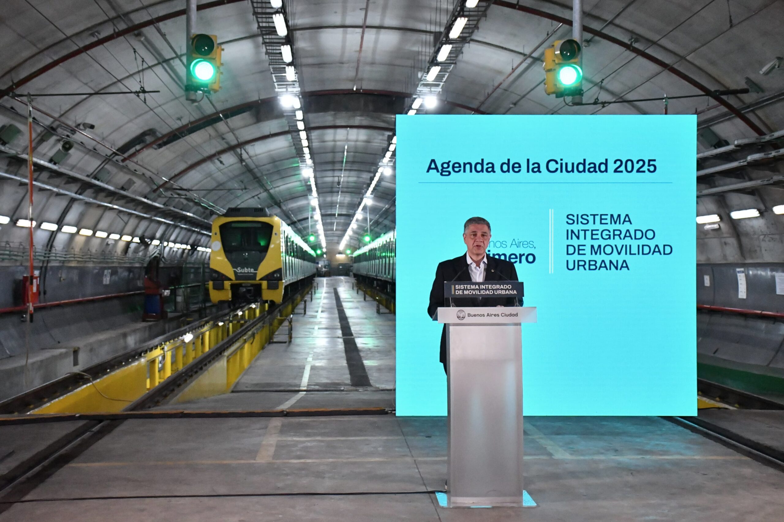 Sistema Integrado de Movilidad Urbana: la Ciudad comprará 214 vagones de subtes y sumará la primera línea de colectivos eléctricos