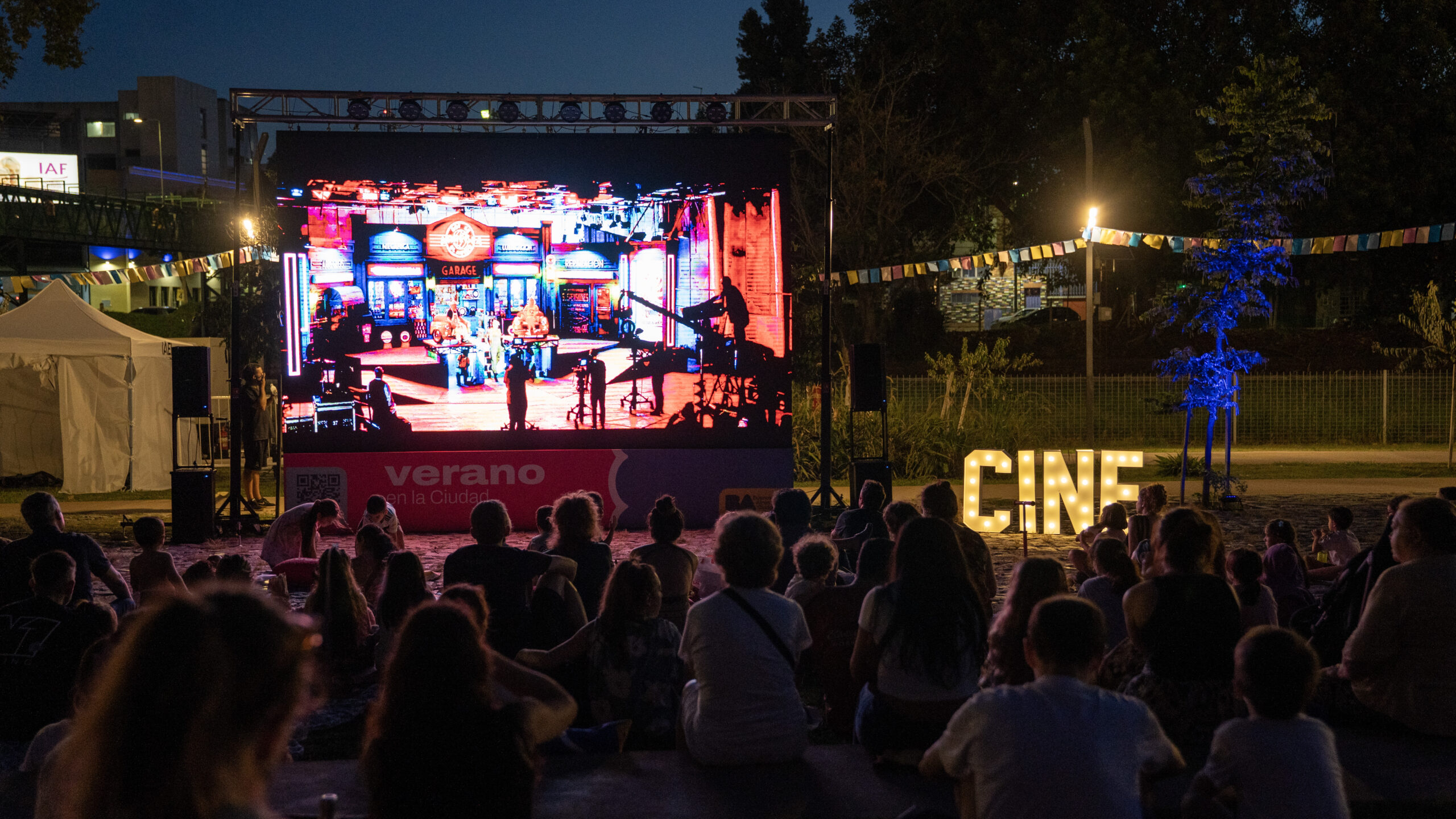 Verano en los barrios se despide este sábado con música, cine y shows de magia en Versalles y Barracas