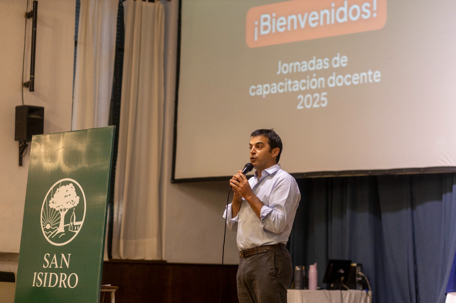 Con más de 450 docentes inscriptos, inició el ciclo “San Isidro crece con educación”