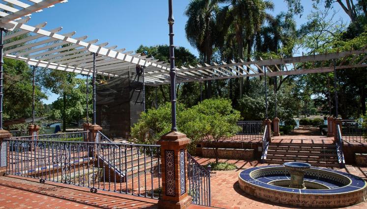La Ciudad avanza en la restauración del Patio Andaluz, un espacio emblemático del Rosedal