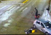 El casco le salvó la vida: las cámaras del COT registraron un fuerte accidente de tránsito en Benavídez