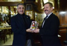 Un encuentro en el Tortoni entre Madrid y la Ciudad para seguir trabajando en el intercambio cultural