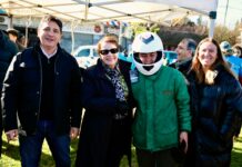 Marinucci otorgó cascos y Pases Libres a vecinos de Presidente Perón junto a Blanca Cantero