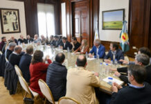 Kicillof y Cuattromo firmaron convenios de leasing con municipios para la compra de bienes de capital