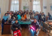 Juan Andreotti compartió un desayuno con adolescentes de un programa educativo