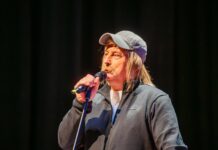 Con Eber Ludueña, “El Brote” y “Un Poyo Rojo”, el Teatro Otamendi sigue su exitosa programación