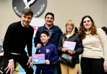 Marinucci y Ghi entregaron Pases Libres a vecinos de Morón