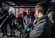 Encuentro con estudiantes campeones del mundo en un concurso de ingeniería aeroespacial respaldado por la NASA