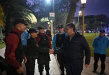 Chip electrónico y rastreo en vivo: cómo son los nuevos chalecos antibalas de la Policía de la Ciudad