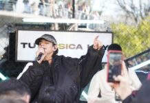 Un show sorpresa de Valentino Merlo transformó el subte en un escenario