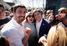 Kicillof mantuvo un encuentro con adultos mayores en Mercedes
