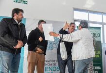 En Merlo, Katopodis entregó escrituras junto a Gustavo Menéndez y Juan Martín Mena