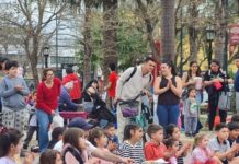 Educación en las Plazas, el programa municipal que promueve el aprendizaje y la inclusión mediante actividades recreativas