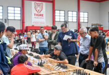 Con la presencia de centenares de participantes, Julio Zamora acompañó la final de la Copa Tigre de ajedrez