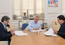 Con el objetivo de fomentar el desarrollo comunitario, Julio Zamora firmó un convenio con la Fundación Playspace y la Asociación Civil “Haciendo Punta”