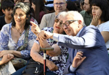 En la EP N.° 14 de General Pacheco, Julio Zamora acompañó la presentación de un mural en homenaje a docentes desaparecidas y cesanteadas durante la dictadura
