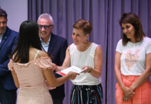 Julio Zamora entregó certificados a jóvenes que se capacitaron como promotores comunitarios de salud adolescente